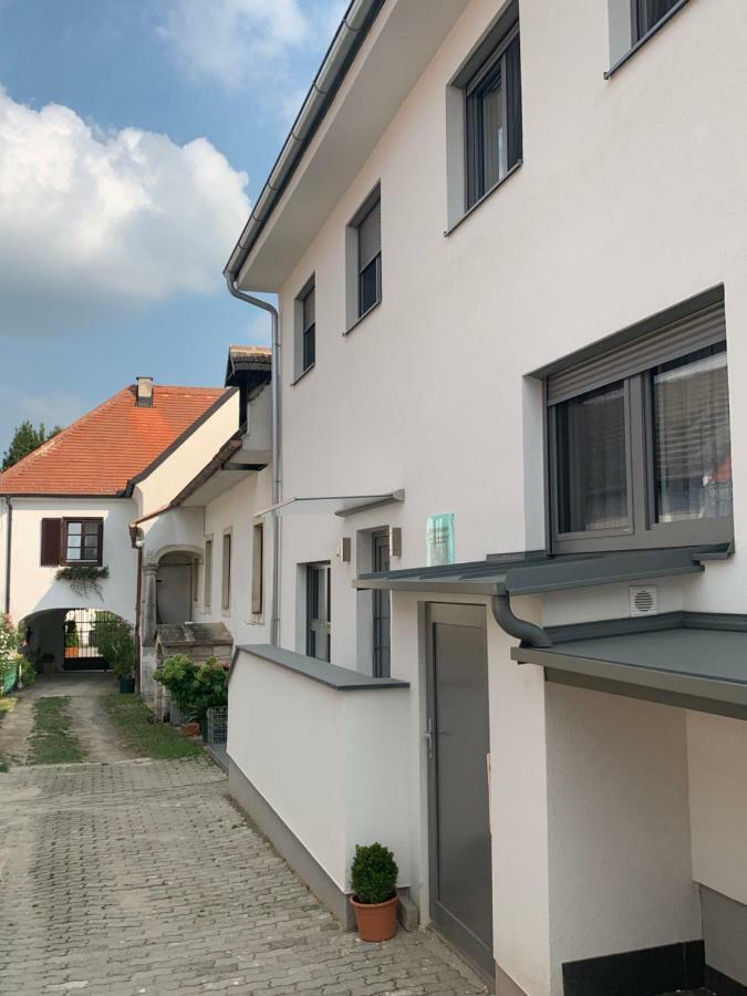 Ferienwohnungen Zum Briefmarkenhaus Moerbisch Am See Exterior photo